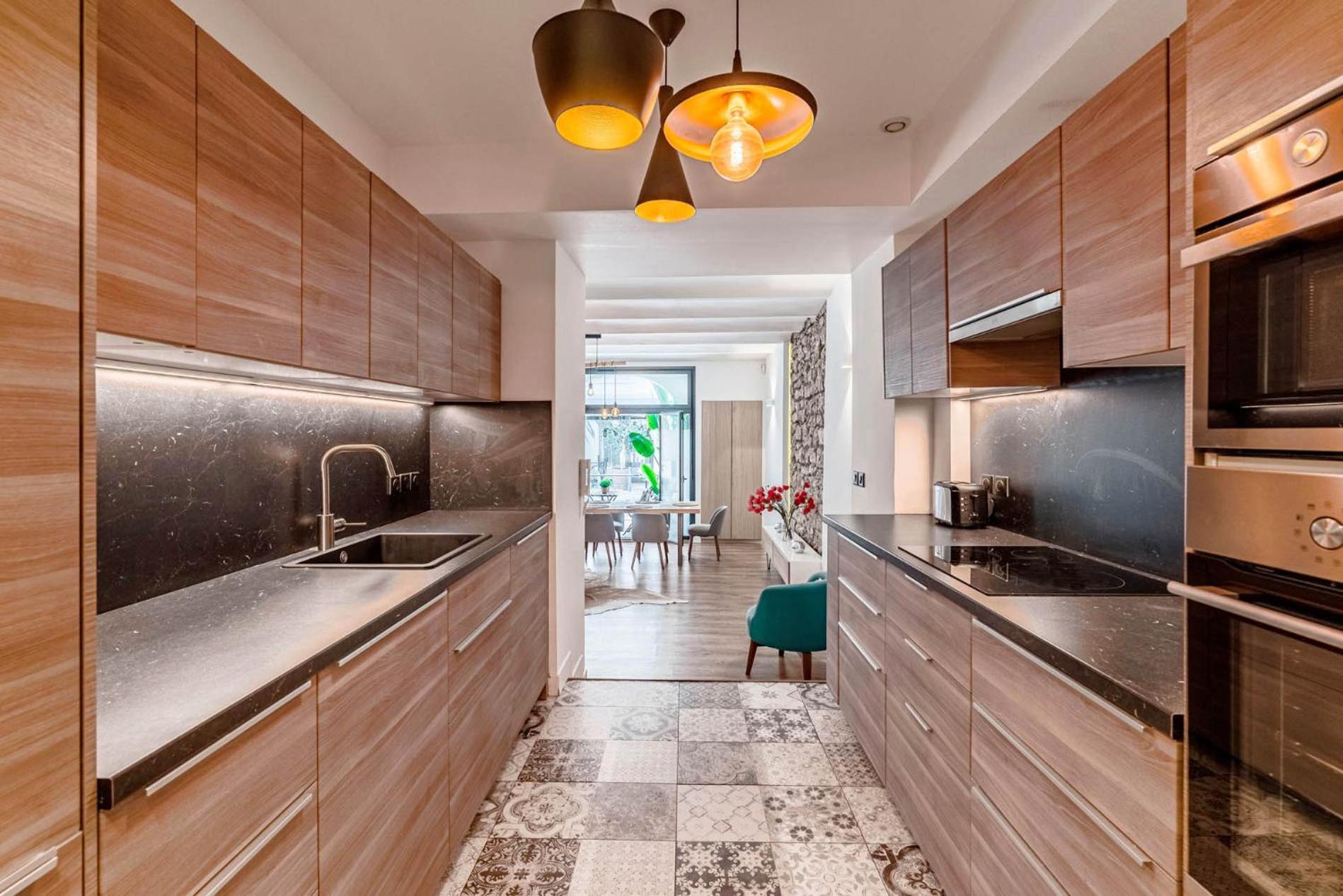 4br Luxury Family Loft - Walk To & Shopping, Air Cond & Sunny Terrace Totolulucannes *