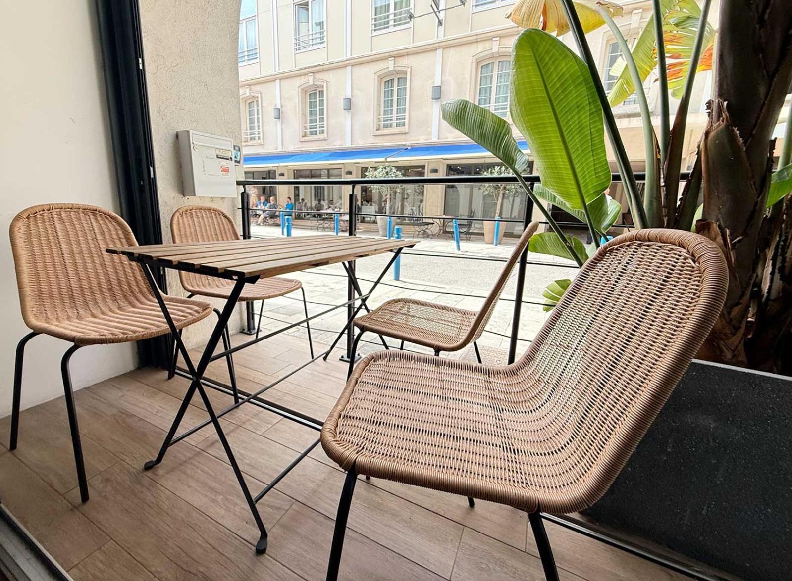 4br Luxury Family Loft - Walk To & Shopping, Air Cond & Sunny Terrace Totolulucannes * Cannes